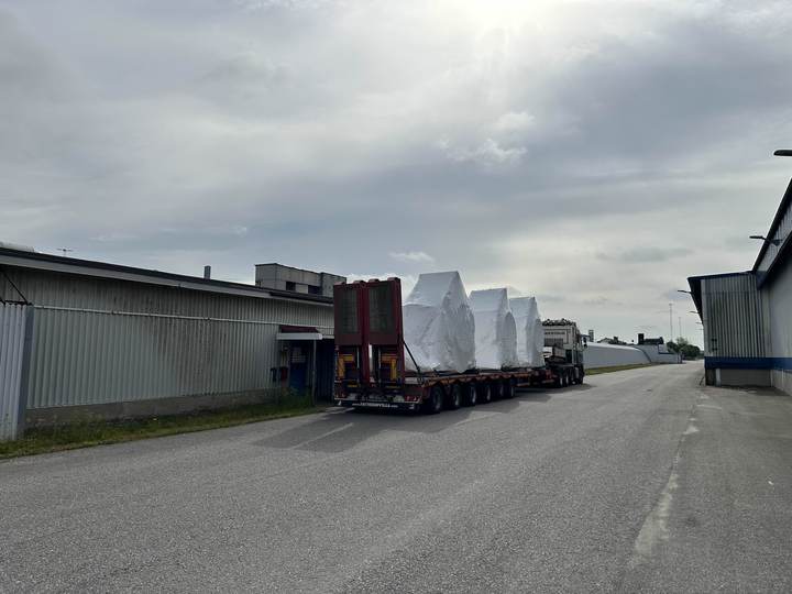 Shipment photograph 128